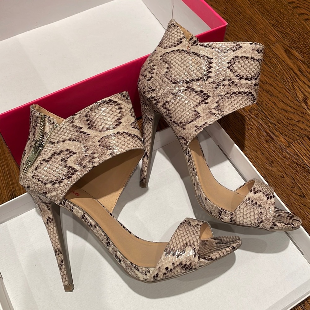 Women high heel sandals